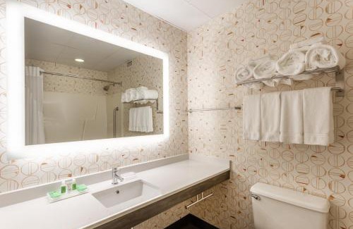 Swedesboro Hotel | Holiday Inn Philadelphia South-Swedesboro by IHG