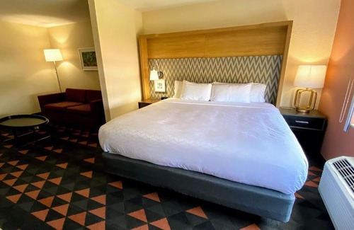 Arcadia Hotel | Holiday Inn Spartanburg Northwest