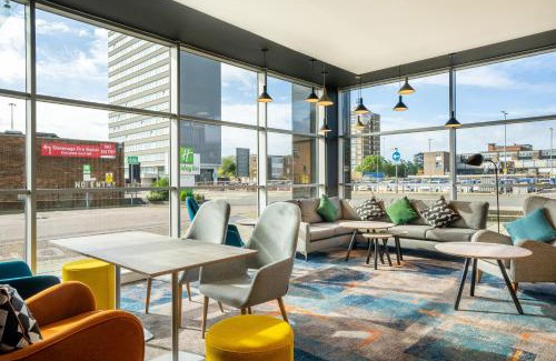 Stevenage Hotel | Holiday Inn Stevenage by IHG