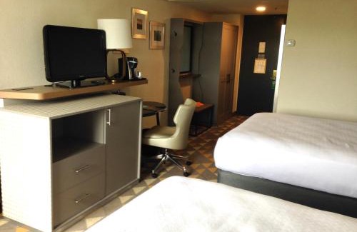 Pittsfield Hotel | Holiday Inn & Suites Pittsfield-Berkshires by IHG