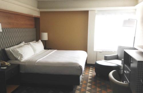 Pittsfield Hotel | Holiday Inn & Suites Pittsfield-Berkshires by IHG