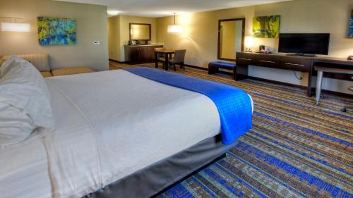 Tupelo Hotel | Holiday Inn & Suites Tupelo North by IHG