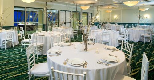 Northeast Virginia Beach Resort | Holiday Inn Va Beach-Oceanside 21st St by IHG