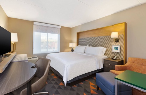 Carle Place Hotel | Holiday Inn Westbury - Long Island by IHG