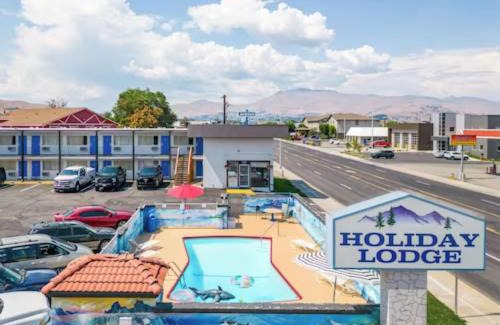Wenatchee Hotel | Holiday Lodge