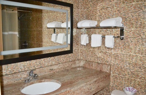Andover Hotel | Holiday Motel