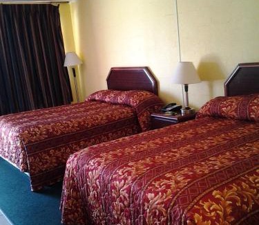 Hugo Hotel | Holiday Motel