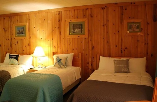 Manistique Hotel | Holiday Motel