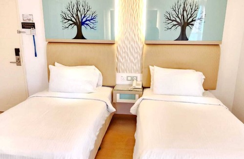 Kampung Datuk Keramat Hotel | Holiday Place