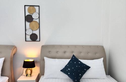 Bang Saen Ville House | Holiday Pool Villa Bangsean Chonburi - 3 Bedrooms Villas up to 10 people