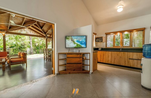 La Iglesia Villa | Holiday Private house/Pool/200M beach-restaurants/Free-Wifi