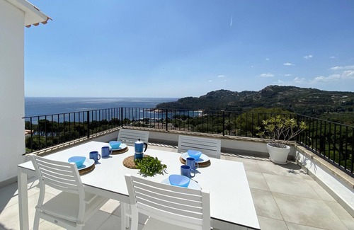 Aiguablava Apartment | Holiday rental apartment with swimming pool in Begur, Aiguablava
