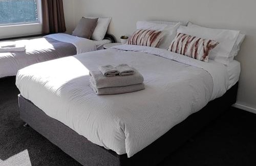 Lowburn House | Holiday retreat in the heart of old Cromwell!