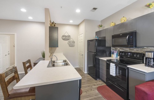 Branson Condo | Holiday Ridge Escape | Holiday Hills Branson | Golf Resort | Outdoor pools