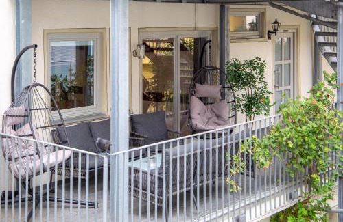 Blaubeuren Apartment | Holiday&Stay Apartment Big Blue Beamer 10 Personen