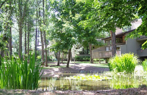 Pinetop Villa | HOLIDAY TIME! TRANQUIL 2 BEDROOM VILLA WITH GARAGE IN PINETOP COUNTRY CLUB AREA