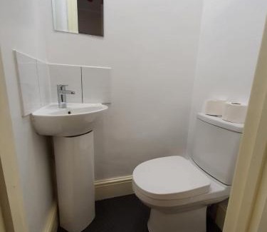 Newcastle Emlyn Apartment | Holiday Town Flats & Apartments