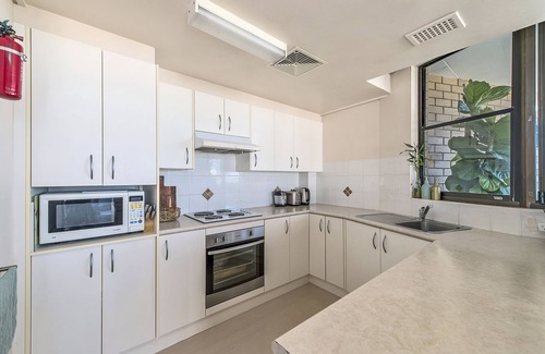 Port Macquarie Apartment | Holiday unit in town with pool and ocean views