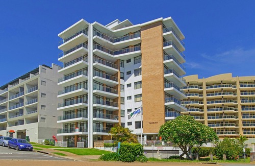 Port Macquarie Apartment | Holiday unit in town with pool and ocean views