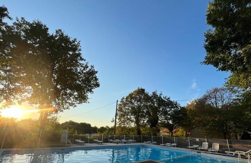 Saint-Aubin-de-Nabirat Apartment | holiday village cottage 4 people swimming pool