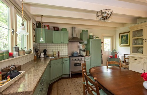Ouddorp Villa | Holiday Villa "Cute Building"
