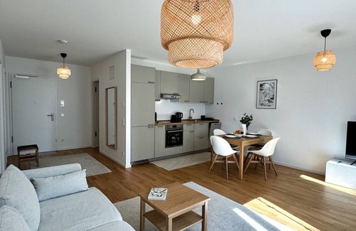 Schoenefeld Apartment | HolidayHome Apartments | Airport Deluxe Condo with Terrace