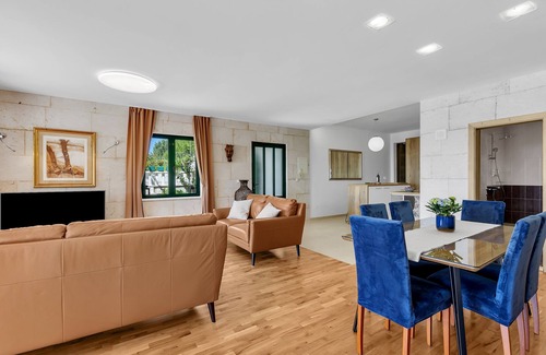 Makarska House | Holidayhome in a quiet location with pool&sea view, mini golf course& playground