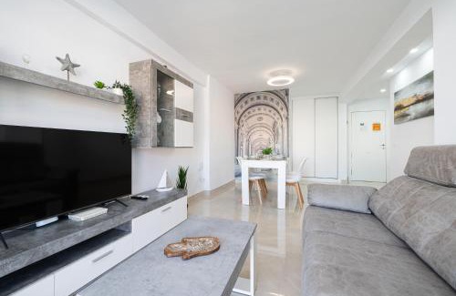 Parque Ayala Apartment | Holidays2Malaga Parque Huelin 2nd Line Beach & Terrace
