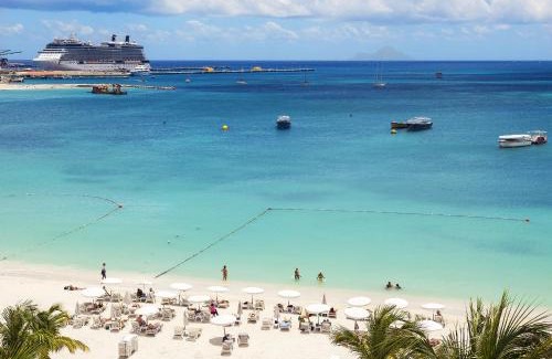 Philipsburg Hotel | Holland House Beach Hotel