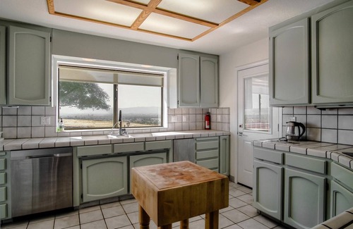 Hollister House | Hollister Hilltop Home