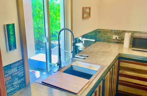 San Pedro House | Hollow Tree Casita 2 Bedroom Swank Container House Very Private Jungle View.