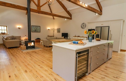 Sedbergh House | HOLLOWGILL BARN, pet friendly, luxury holiday cottage in Sedbergh