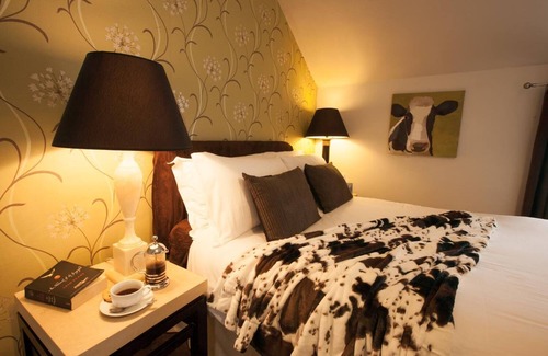 Greenhaugh Hotel | Holly Bush Inn