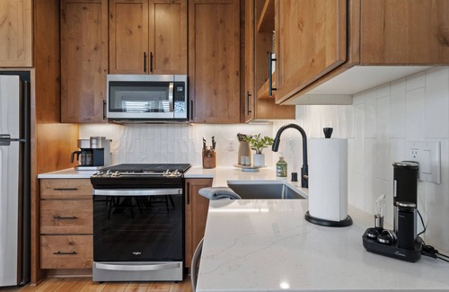 Felida House | Holly Grove Cottage W/Hot Tub