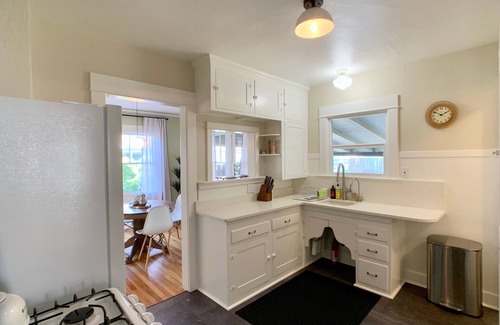 Medford Cottage | HOLLY HOUSE ~ Organic, Dog-friendly Garden Cottage