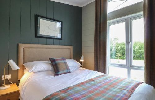 Newark House | Holly Lodge