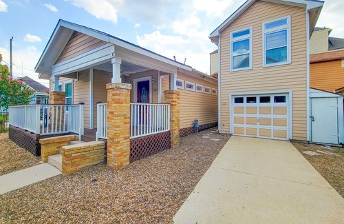 Washington Ave./ Memorial Park Apartment | Holly Studio @ Downtown Arts District