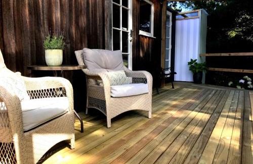 South Bruny House | Holly Tree Hut Eco Farmstay