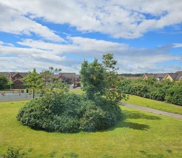 Kirkcaldy House | Hollybrae house Sleeps up to 6