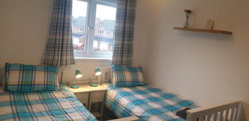 Kirkcaldy House | Hollybrae house Sleeps up to 6