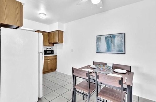 Royal Poinciana House | Hollywood Beach 1BR in Gated Property ~ King Bed!