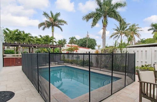 Hollywood Lakes Cottage | Hollywood Dream House - 5 Bedroom with Heated Pool