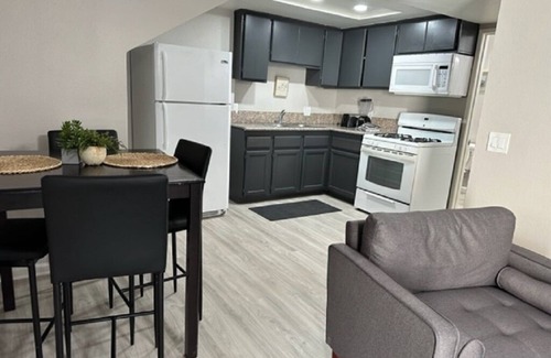 East Hollywood Apartment | Hollywood Fabulous - Silver Lake