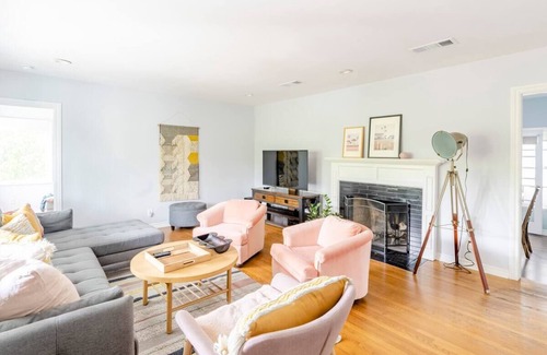 North Hollywood House | Hollywood Garden/Mid-Century Home close to Universal Studios