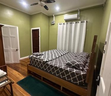 Georgetown House | Hollywood Guesthouse