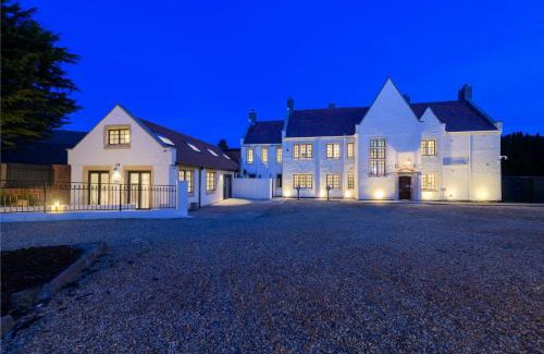 Penarth Apartment | Holm House - Stylish Coastal Suites - Silures Bar & Restaurant On-site