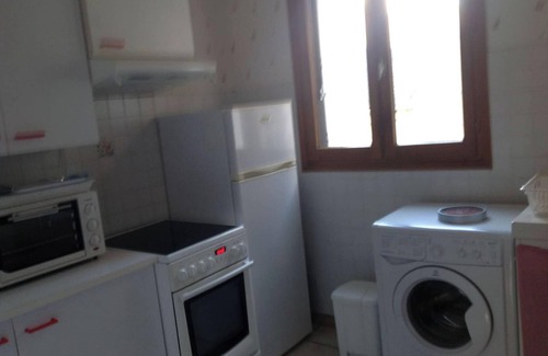 Saint-Martin-sous-Vigouroux Apartment | Homerez - Apartment Saint-Martin-Sous-Vigouroux