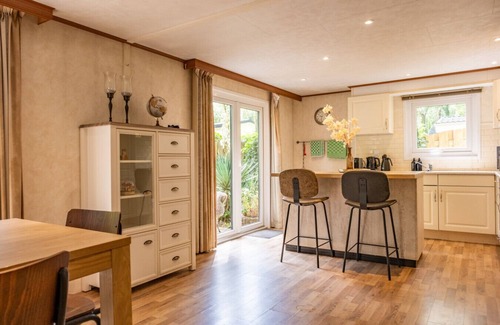 Bosgebied Hoenderloo Ski Chalet | Home 6p: Bath-Garden house-4G Pool-Kids-Dog