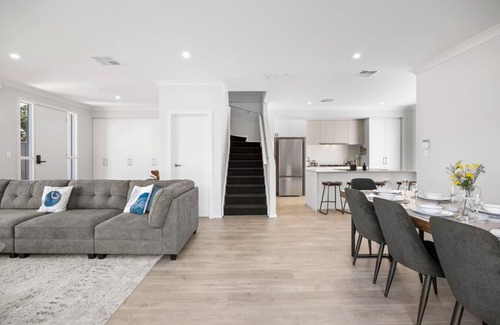 Mitchell Park House | Home Abroad - 3BR with Dedicated Workspace
