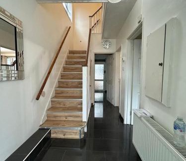 Abbey Wood Apartment | Home Apartments Stay